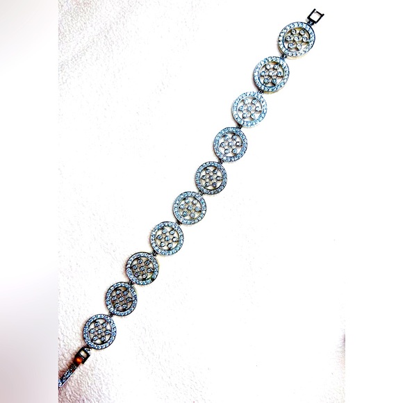 Handmade sterling silver bracelet with interlinking round medallions or discs - Picture 6 of 6